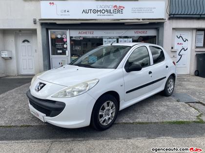 Peugeot 206 - + 1.1 60 cv Access 5 portes - 3 990 €