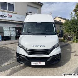 Iveco Daily Fourgon L2H2 35S16 2.3 D 156 cv - Attelage Galerie 1&egrave;re main 25 990 &euro; HT Saint-Barth&eacute;lemy-d'Anjou