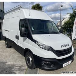Iveco Daily Fourgon L2H2 35S16 2.3 D 156 cv - Attelage Galerie 1&egrave;re main 25 990 &euro; HT Saint-Barth&eacute;lemy-d'Anjou