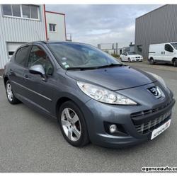 Peugeot 207 II 1.6 VTI 120 5 PORTES BVA FELINE | ATTELAGE | CHAINE DE DISTRI | GARANTIE 12 MOIS Pont-Saint-Martin
