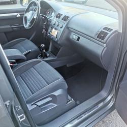 Volkswagen Touran 2.0 TDI 140CH FAP CUP occasion - La Chevroli&egrave;re - photo 2/10
