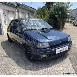 Renault Clio 1 16S 1.8 i 140 cv - Distribution &agrave; jour Saint-Barth&eacute;lemy-d'Anjou