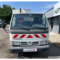 Nissan Cabstar 35.10 3.0l 105ch Plateau Cabine Grue Carbon-Blanc