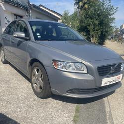 Volvo S40 II 2.0 D 136 cv - Momentum Saint-Barth&eacute;lemy-d'Anjou