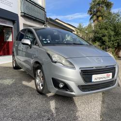 Peugeot 5008 1.6 120 cv Confort 7 places Saint-Barth&eacute;lemy-d'Anjou