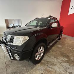 Nissan Navara (2) 2.5 DCI 190 DOUBLE CABINE LE- 1ERE MAIN occasion - Chambray-l&egrave;s-Tours - photo 3/20