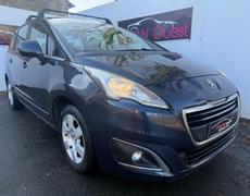 Peugeot 5008 - 1.6 HDI 115CH FAP STYLE II - 9 990 €