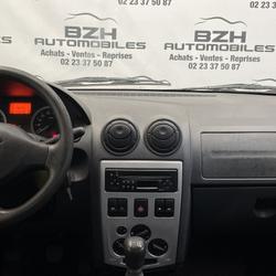 Dacia Logan 1.4 MPI 75CH GARANTIE 12 MOIS occasion - Vern-sur-Seiche - photo 3/9