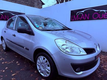 Renault Clio - 1.5 DCI 70CH EXPRESSION 5P - 6 490 €