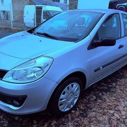 Renault Clio 3 1.5 DCI 70CH EXPRESSION 5P Qu&eacute;vert