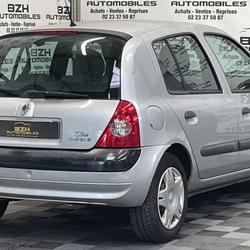 Renault Clio 2 1.2 16V 75CH PACK AUTHENTIQUE GARANTIE 12 MOIS occasion - Vern-sur-Seiche - photo 2/9