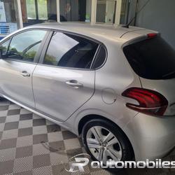 Peugeot 208 1.6 HDI 75 STYLE Argentr&eacute;
