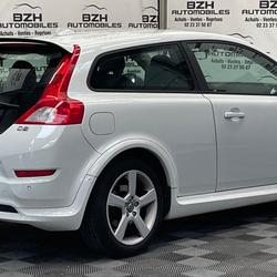 Volvo C30 1.6 115 CH R-DESIGN EDITION GARANTIE 12 MOIS occasion - Vern-sur-Seiche - photo 2/9