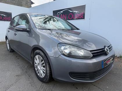 Volkswagen Golf - 1.6 TDI 105CH BLUEMOTION FAP TRENDLINE 5P - 9 990 €