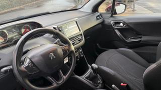 Peugeot 208  - photo 3