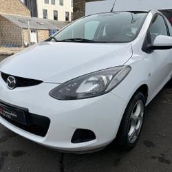 Mazda Mazda2 1.4 MZ-CD ELEGANCE 5P Qu&eacute;vert