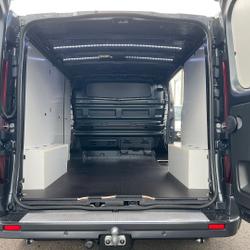 Renault Trafic NEUF: GRIS COMETE L1H1 DCI 170CV BVA9 EXCLUSIVE + OPTIONS 4060 &euro; Carquefou