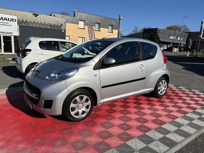 Peugeot 107 - 1.0 12V TRENDY EURO5 3P - 5 990 €