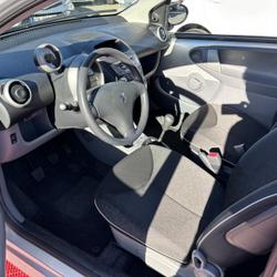 Peugeot 107 1.0 12V TRENDY EURO5 3P Beaucouz&eacute;