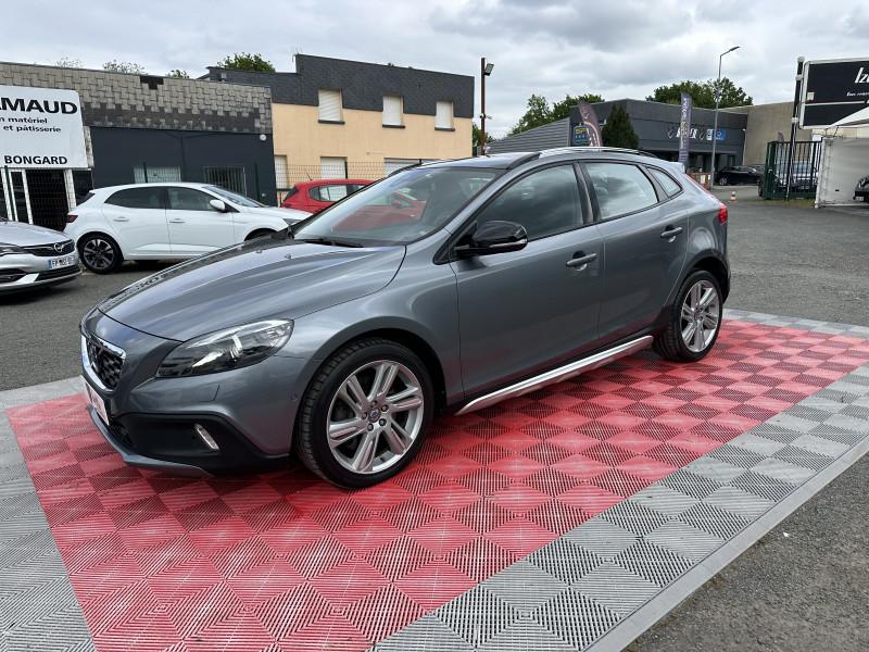 Volvo V40 Cross Country Beaucouze 13990 euros D4 190CH START&STOP ...