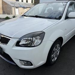 Kia Rio 1.4 STYLE Qu&eacute;vert