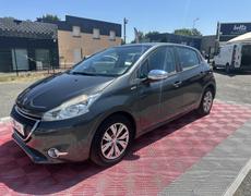 Peugeot 208 - 1.4 HDI FAP STYLE 5P - 8 700 €