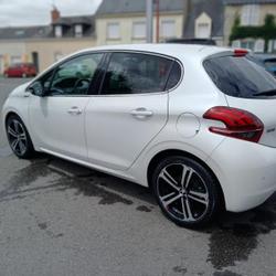 Peugeot 208 BLUEHDI 100 S&S GT Line Cand&eacute;
