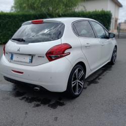 Peugeot 208 BLUEHDI 100 S&S GT Line Cand&eacute;
