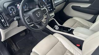 Volvo XC40  - photo 1