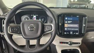 Volvo XC40  - photo 1
