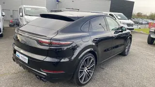 Porsche Cayenne  - photo 1