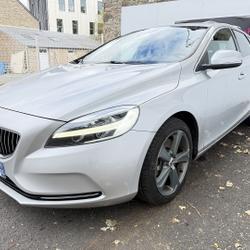 Volvo V40 D2 120CH INSCRIPTION LUXE GEARTRONIC Qu&eacute;vert