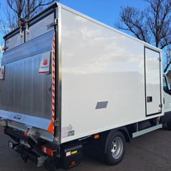 Iveco Daily 35C18 A8 180CV 3L CAISSE HAYON 14.8M3 GROUPE FROID THERMOKING CAISSE LAMBERET Chanas