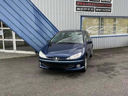 Peugeot 206 - 1.4 URBAN 5P - 3 900 €