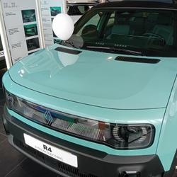 Renault R4 E-Tech Renault 4 E-Tech Electrique 150 ch autonomie confort Techno plein sud&reg; Pont-Audemer