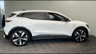 Renault Megane E-Tech  - photo 4