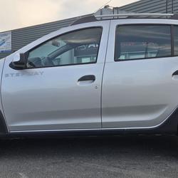 Dacia Sandero TCe 90 E6 Stepway Prestige occasion - Les Garennes sur Loire - photo 2/15
