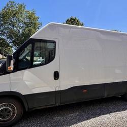 Iveco Daily 35S14 FOURGON 35 S 14 V 16 L4H2 2.3 HPi 136 ch Pir&eacute;-Chanc&eacute;