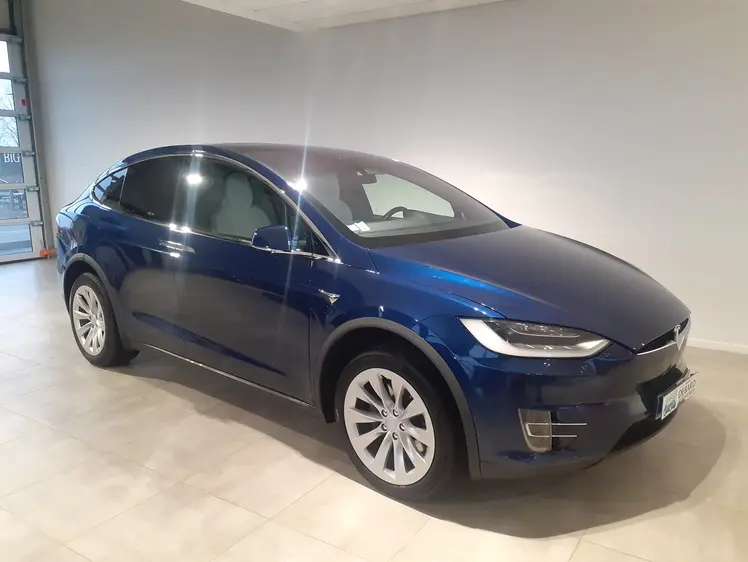 Tesla Model X  - 39 990 €