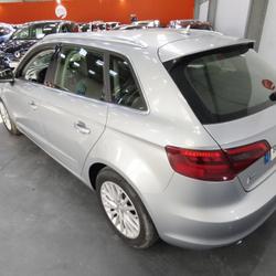 Audi A3 III 1.6 TDI 110ch Ambiente Guipavas