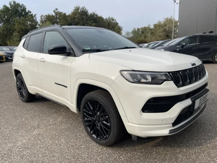 Jeep Compass  - 26 990 €