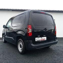 Peugeot Partner Standard 13 325&euro; HT 1.2 Essence 110ch Premium 3 Places Saint-Georges-Montcocq