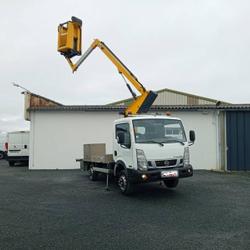 Nissan Cabstar 19 900&euro; HT 2.5 DCI  32.12 Confort NACELLE 3 Places Saint-Georges-Montcocq