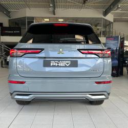 Mitsubishi Outlander 2.4 PHEV 306ch Intense 4WD occasion - Laval - photo 3/28