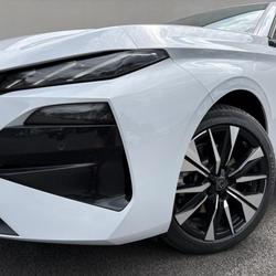 Peugeot 308 III Phase 1 1.5 BLUEHDI 130  AUTO8 ALLURE La Montagne