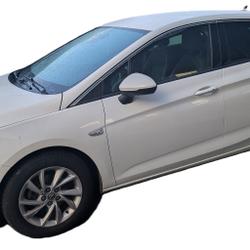 Opel Astra 1.6 Diesel 110 ch Black Edition Lamballe-Armor