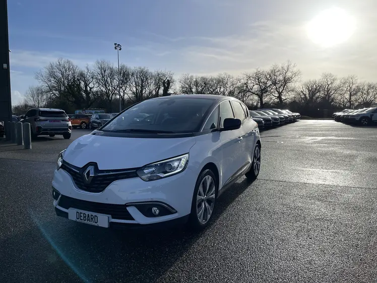 Renault Scenic  - 16 490 €