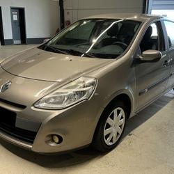 Renault Clio 3 Expression Clim 1.2 16v 75 Eco2 Ch&acirc;tillon-en-Vendelais