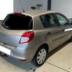 Renault Clio 3 Expression Clim 1.2 16v 75 Eco2 Ch&acirc;tillon-en-Vendelais