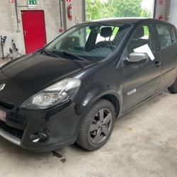 Renault Clio 3 20 ans 1.2 TCE 100 Eco2 Ch&acirc;tillon-en-Vendelais